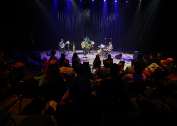Trio 407 abre Festival SCAR 70 anos com show autoral de jazz em formato de arena