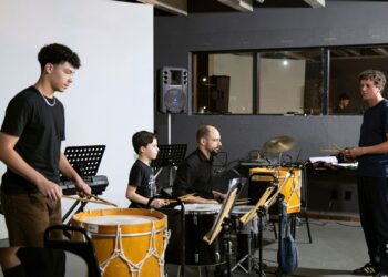 [FOTOS] Prática artística dos alunos de flauta doce, teclado, violão e percussão popular
